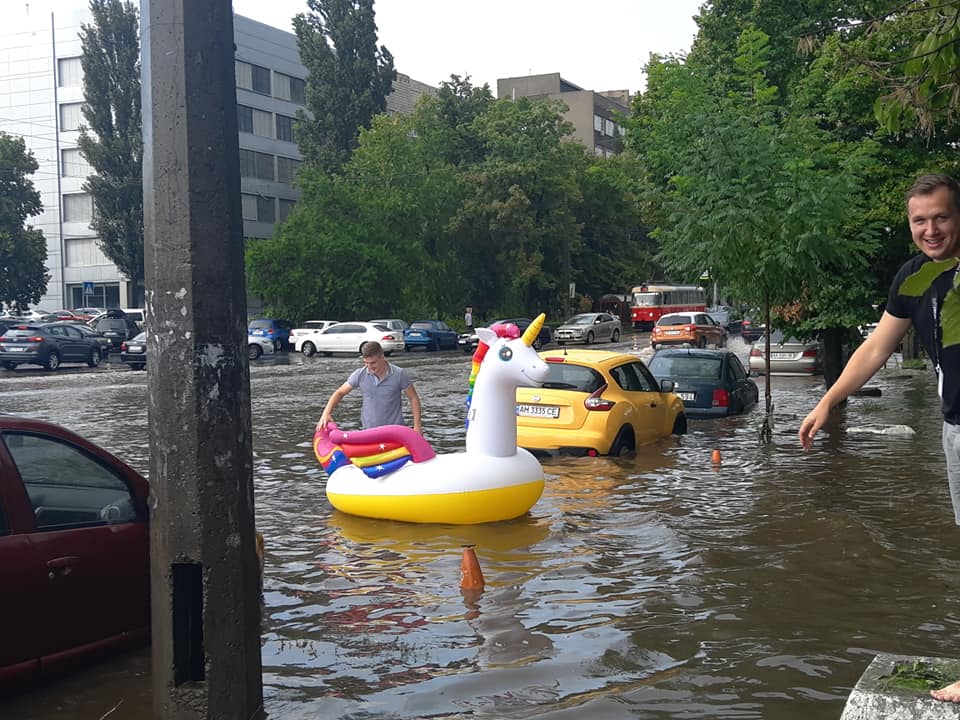 Потоп в Киеве. Фото: Alina Kondratenko в Facebook, Instagram