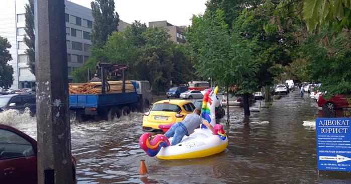 Потоп у Києві. Фото: Alina Kondratenko у Facebook