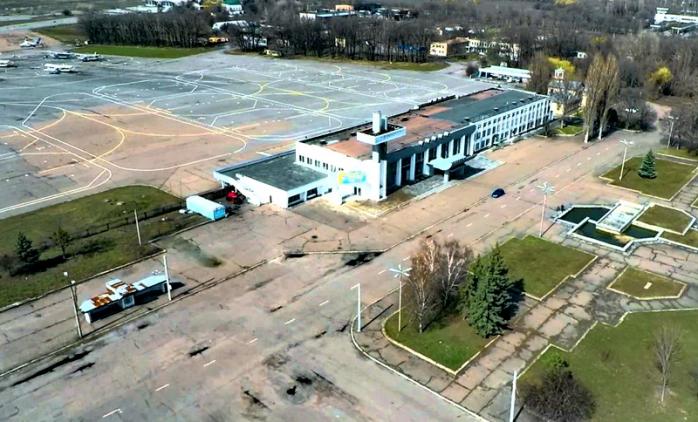 Аеропорт у Черкасах запрацює до 1 грудня — директор відзвітував Зеленському. Фото: "Інфоміст"