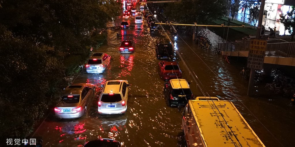 В Китае из-за наводнения пострадали почти 800 тыс. человек. Фото: twitter/ChinaDaily