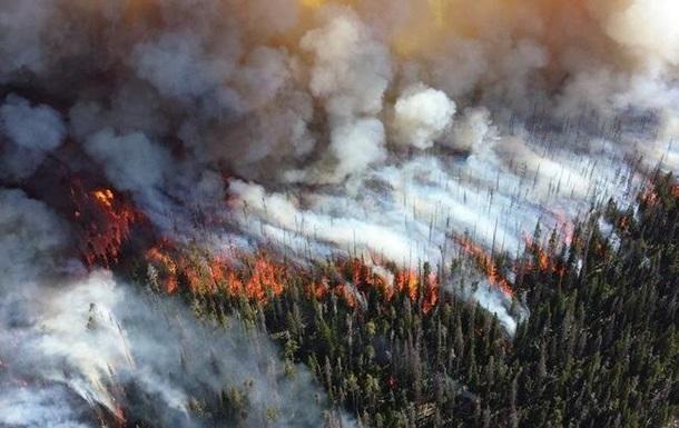 Масштабні пожежі у Сибіру гасять кілотоннами штучно утворених дощів. Фото: "КорреспонденТ"