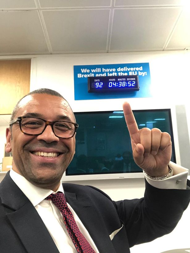 Часы Джонсона начали считать обратное время до Brexit. Фото: twitter.com/Conservatives