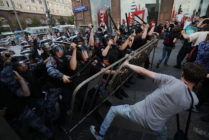 Протесты в Москве. Фото: twitter / 2000_net