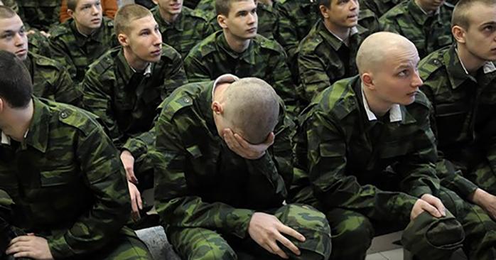 До армії РФ примусово забирають кримчан. Фото: 