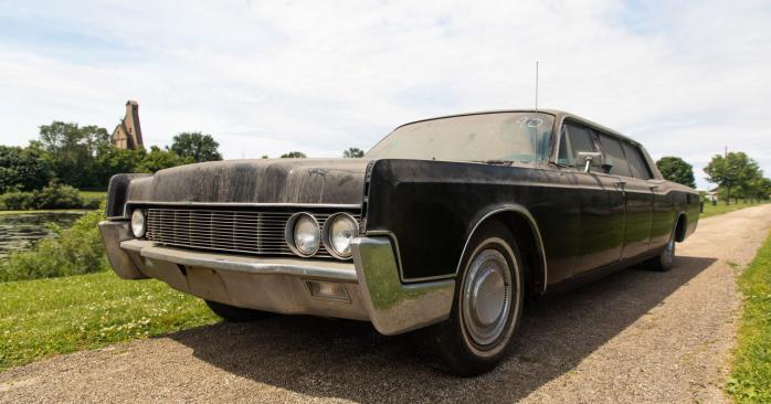 Авто Элвиса Пресли продадут на аукционе. Фото: Mecum
