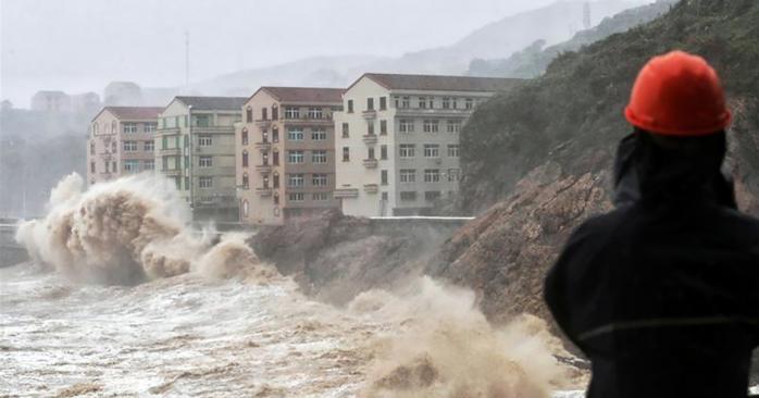 Супертайфун «Лекіма» в Китаї. Фото: Aljazeera.com