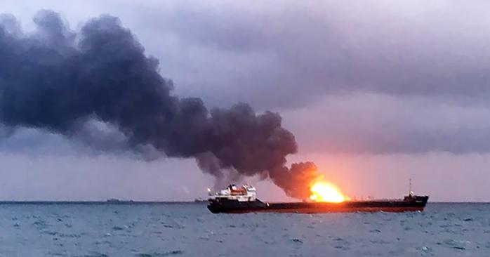 Пожар на судне произошел в Черном море. Фото: Интерфакс