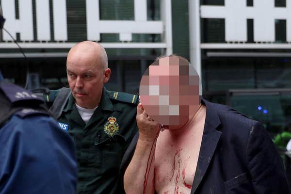 У Лондоні біля будівлі МВС стався збройний напад. Фото: Evening Standard