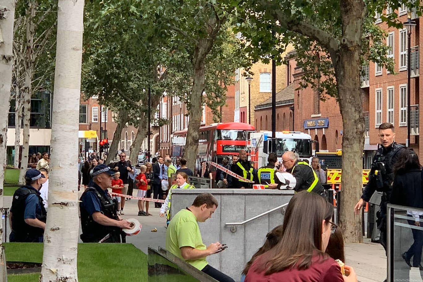В Лондоне у здания МВД произошло вооруженное нападение. Фото: Evening Standard