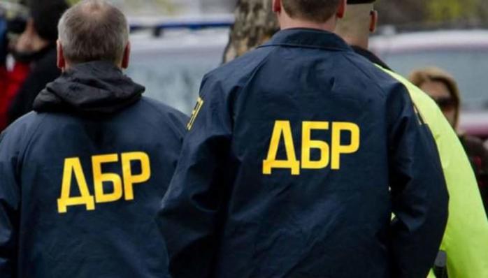 Одесский облсовет обыскивает ГБР. Фото: InfoResist