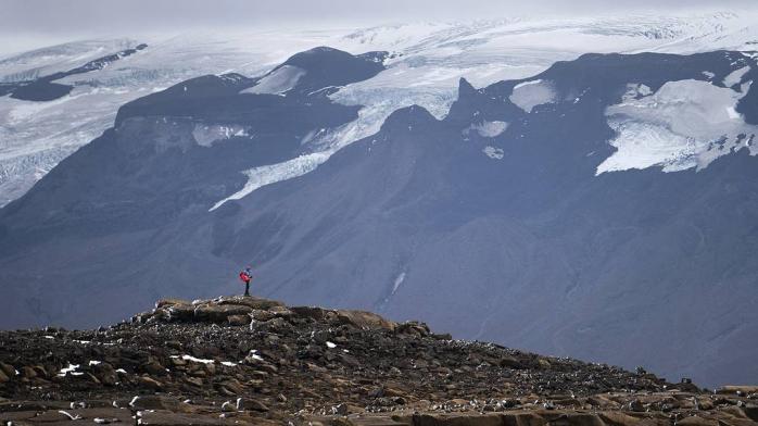 Зміна клімату: в Ісландії урочисто попрощалися зі 700-річним льодовиком, який розтанув, фото — AP