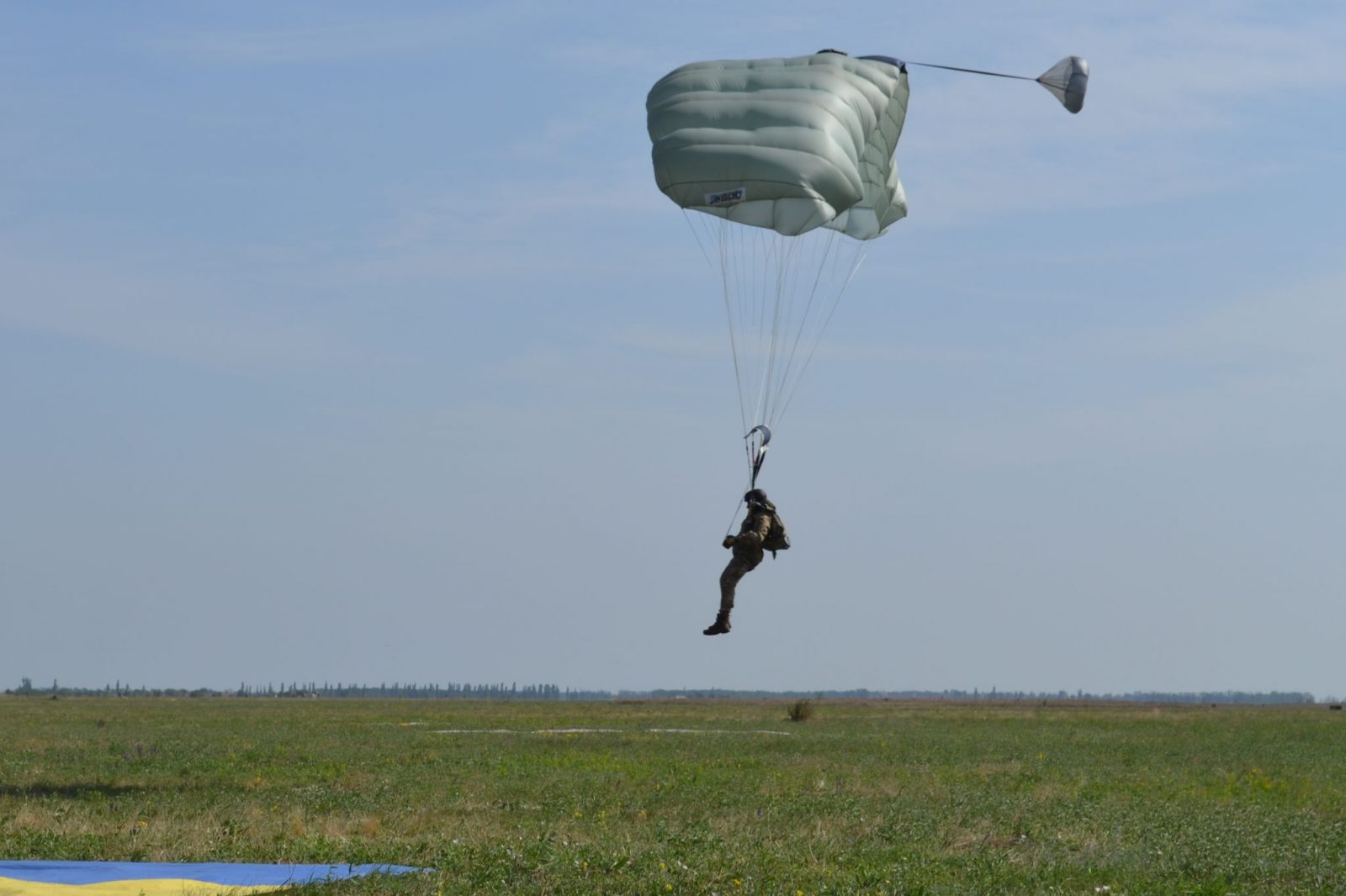 Випробування американських парашутних систем. Фото: Міноборони