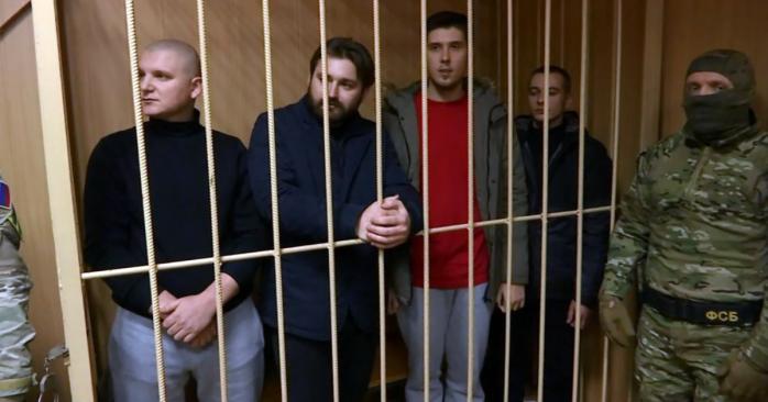 Украинским морякам суд в Москве продлил арест до октября. Фото: uatv.ua