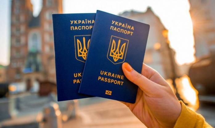 Воевали за Украину: Зеленский предоставил гражданство 11 иностранцам. Фото: 5 канал