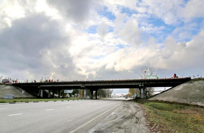 В Харькове обрушился мост, который отремонтировали два года назад. Фото: 057.ua