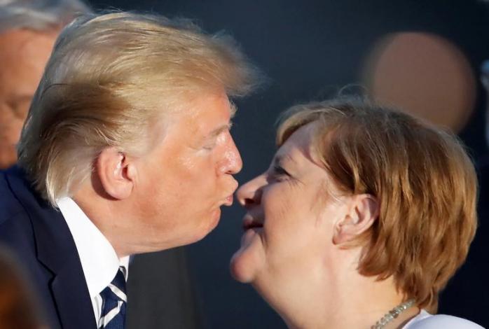Селфі, поцілунки та регіт: найсмачніші фото із саміту «Великої сімки», фото — Reuters