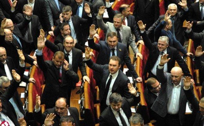 Рада готова голосовать руками — Стефанчук о блокировании работы парламента. Фото: LIGA.net 