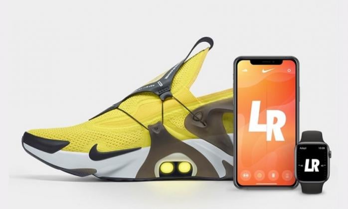 Выход в продажу самозавязывающихся кроссовок Nike Huarache запланирован на сентябрь. Фото: cnbc.com