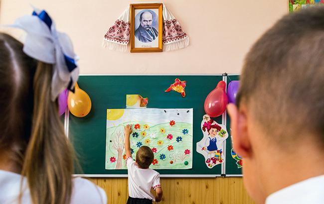 Прививки, форма, жилеты: чего ожидать в школах в новом учебном году, фото — "РБК-Украина"