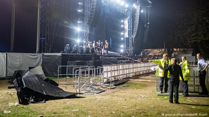 Екран впав на слухачів концерту в Німеччині, є постраждалі. Фото: DW