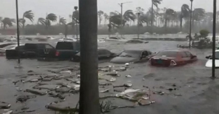 Ураган на Багамах. Фото: twitter / CBS