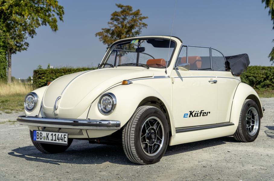 Volkswagen представила електричну версію класичного "Жука". Фото: Мотор