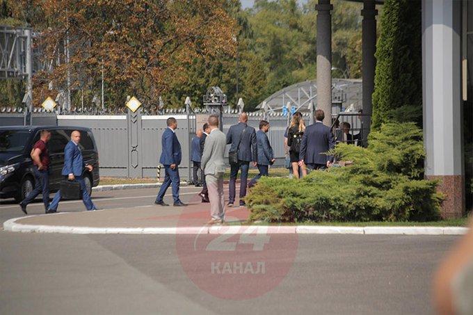Зеленский прибыл в «Борисполь». Фото: 25 канал, Украинская правда