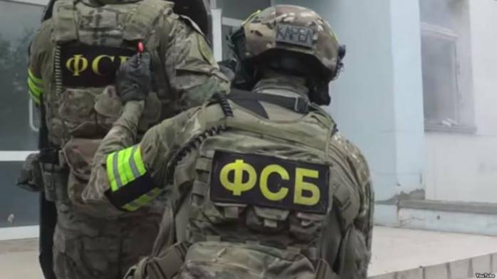ФСБ задержала двух украинцев на админгранице с Крымом. Фото: Вести