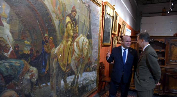 Картину «Таємний виїзд Івана Грозного перед опричниною» повертають Україні, фото: Посольство України в США