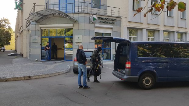 Обыски в банке Порошенко. Фото: 24 канал