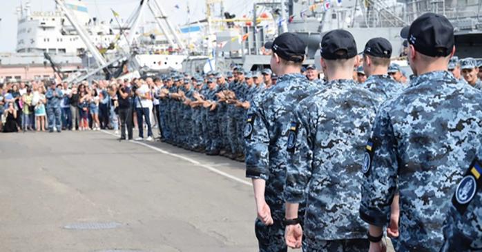 Пленные моряки вернулись в Одессу. Фото: Фото Сергея Смоленцева и пресс-службы ВМСУ