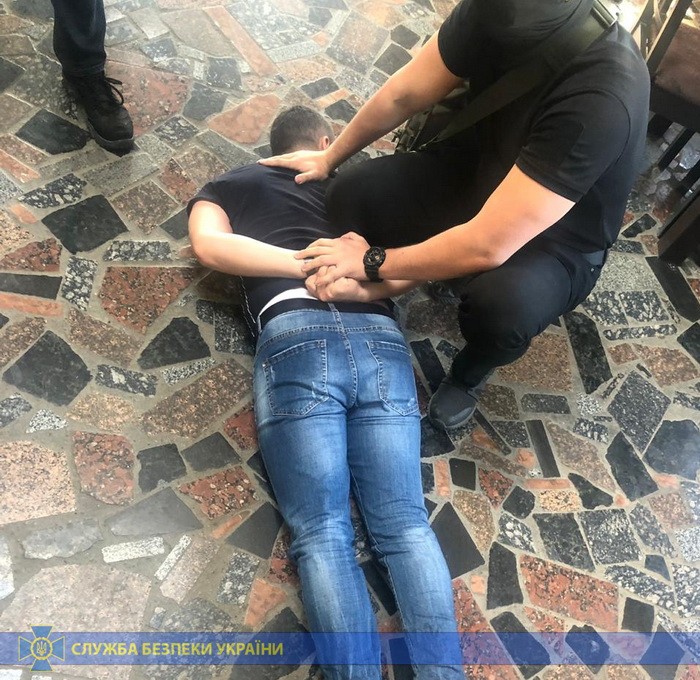 Ревизора задержали на взятке. Фото: СБУ