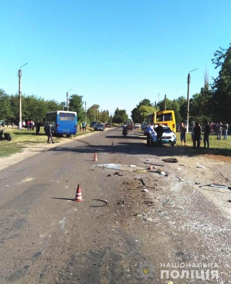 Масштабна ДТП на Одещині: два десятка постраждалих. Фото: Нацполиция 