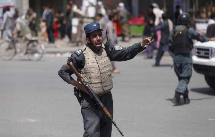 В Афганистане на выступлении президента прогремело два взрыва, погибли десятки людей. Фото: ТАСС