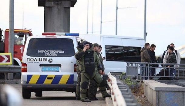 Заминирование моста Метро: трансляция брифинга в полиции Киева, фото — Нацполиция