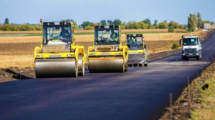 На ремонт українських доріг ЄБРР виділить 900 млн євро. Фото: Україна реалії