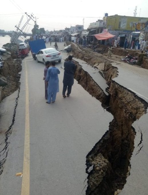 На півночі Пакистану стався потужний землетрус, фото: Dunya News