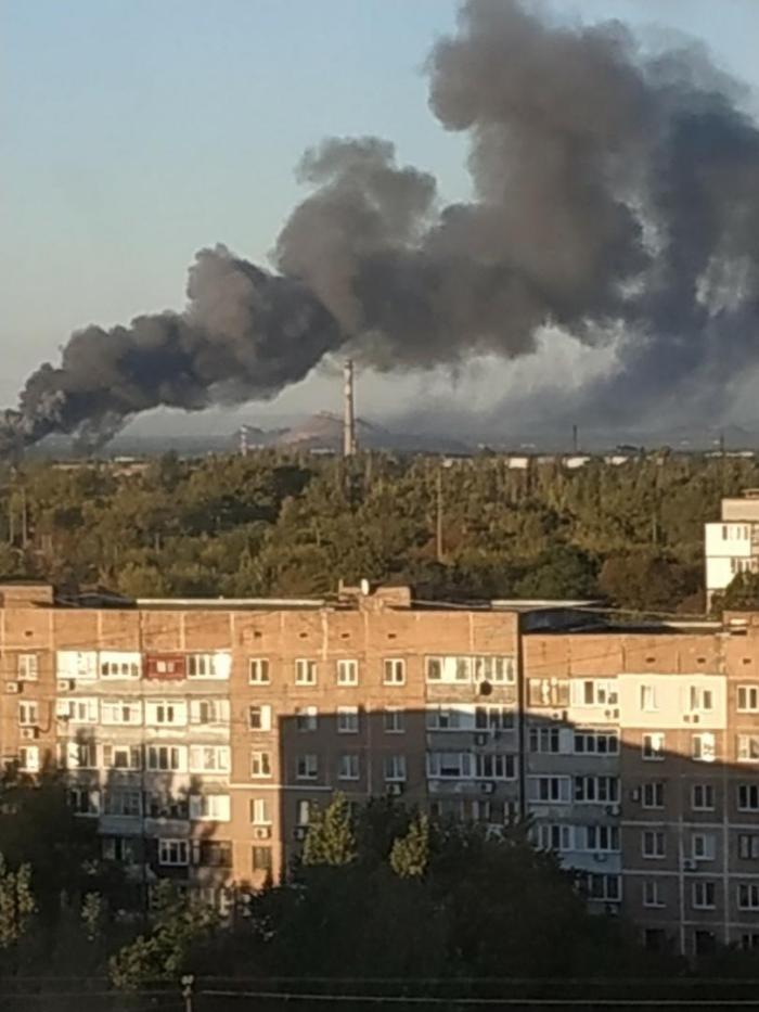 Пожежа в Донецьку, фото: twitter.com/hochu_dodomu