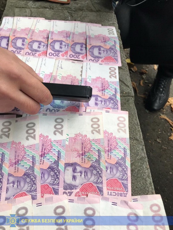 Задержание на взятке. Фото: СБУ