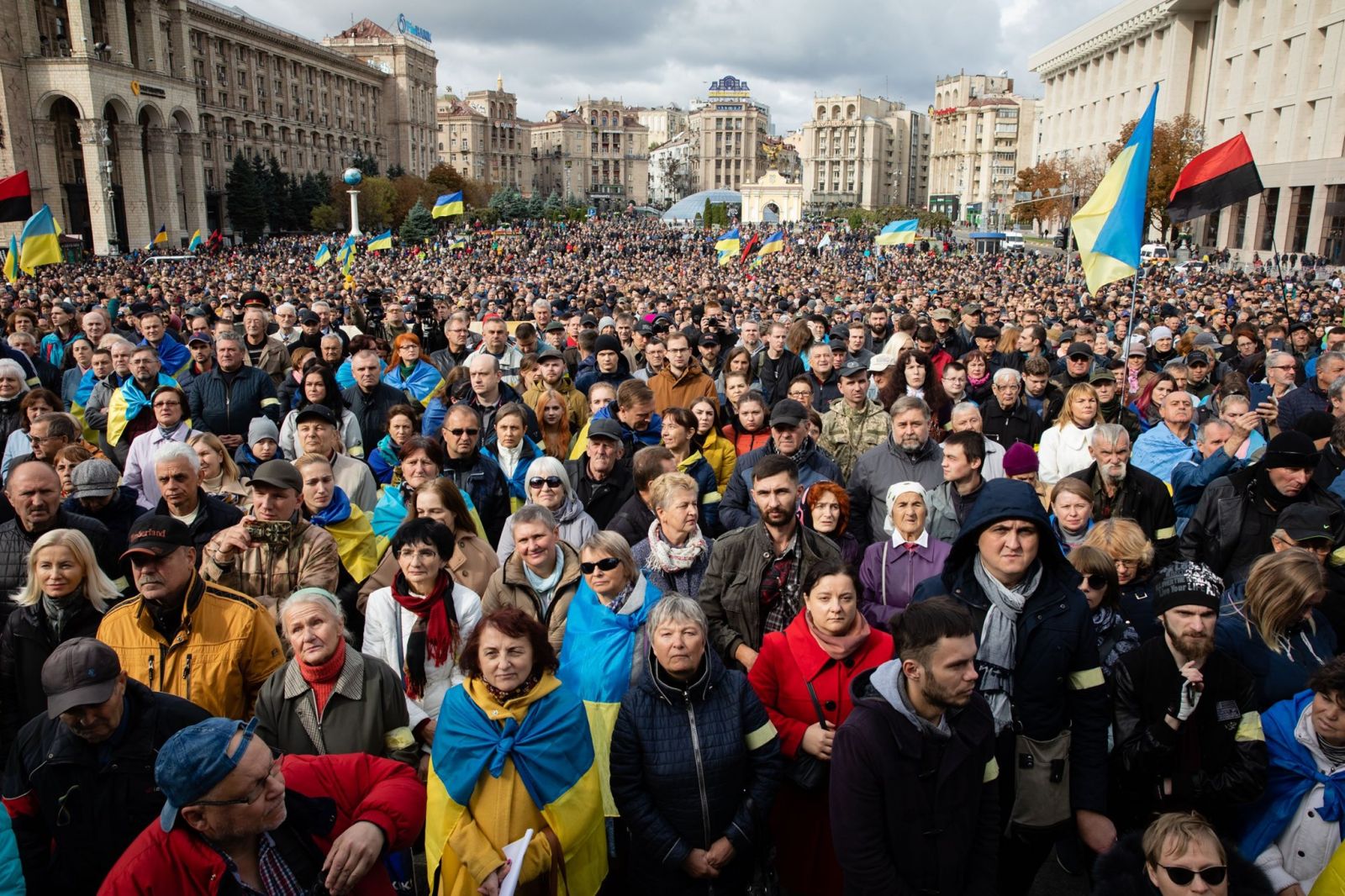 Украина против капитуляции фото крупнейших акций протеста во время президентства Зеленского, фото — Фейсбук П.Порошенка
