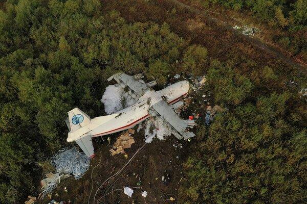 Крушение Ан-12 под Львовом: компании запретили совершать полеты. Фото: aeroin.net