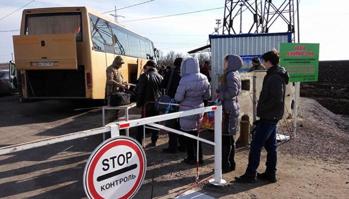 Зеленский обязал правительство упростить процедуру перехода через линию разграничения на Донбассе, фото — ООС