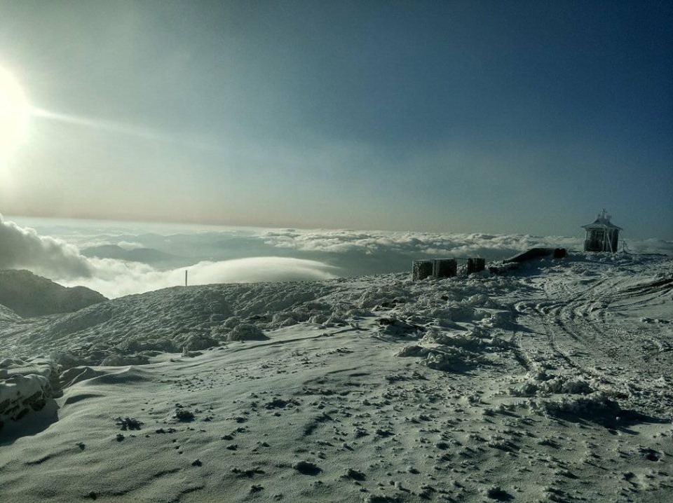 Сніг в Карпатах. Фото: Чорногірський гірський пошуково-рятувальний пост у Facebook