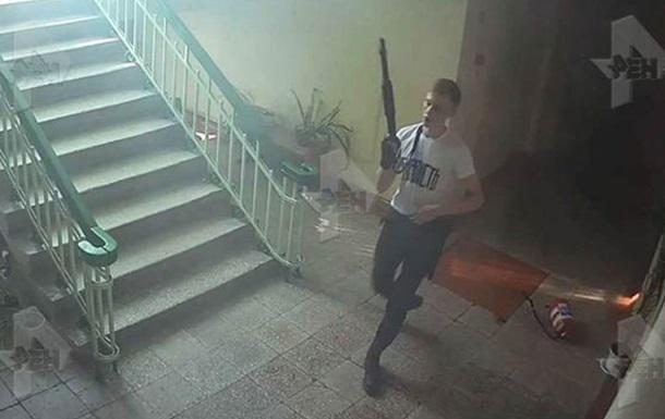 Бойня в Керчи: умерла раненная 60-летняя учительница, которую расстрелял Росляков, скриншот видео