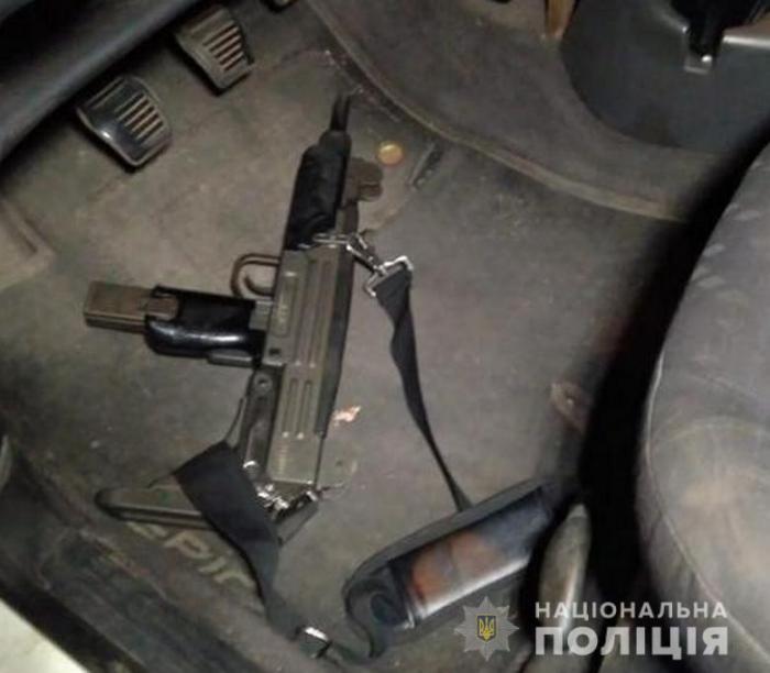 Ввечері 12 жовтня зловмисники влаштували стрілянину в одному з районів Києва, фото: Національна поліція 