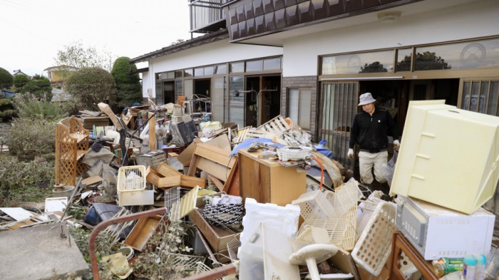 Последствия тайфуна в Японии, фото: Kyodo