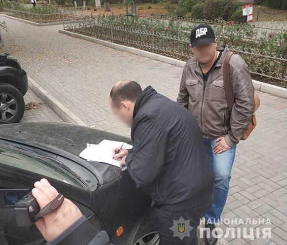 Помог украсть 2,5 млн грн: в Запорожье чиновник полиции подозревается в хищении средств. Фото: Нацполиция