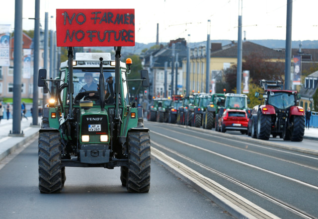 Новости Германии: тракторный протест заблокировал движение в крупнейших городах страны, фото - DPA