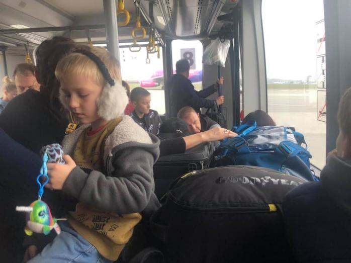 Аэропорт в Жулянах эвакуируют из-за сообщения о минировании, фото — Фейсбук О.Мальчевской