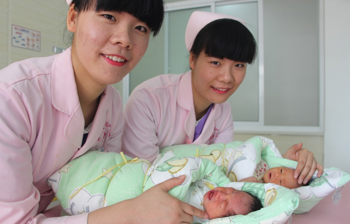Китаянка родила в 67 лет и стала самой пожилой матерью страны, фото: Max Pixel 